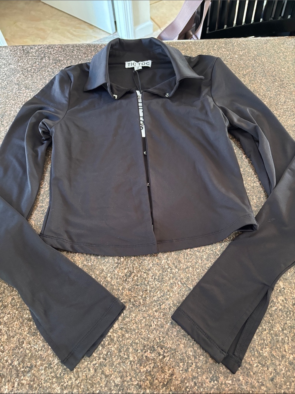 TIC TOC Ladies Black Cropped Zip Top-S-NWT